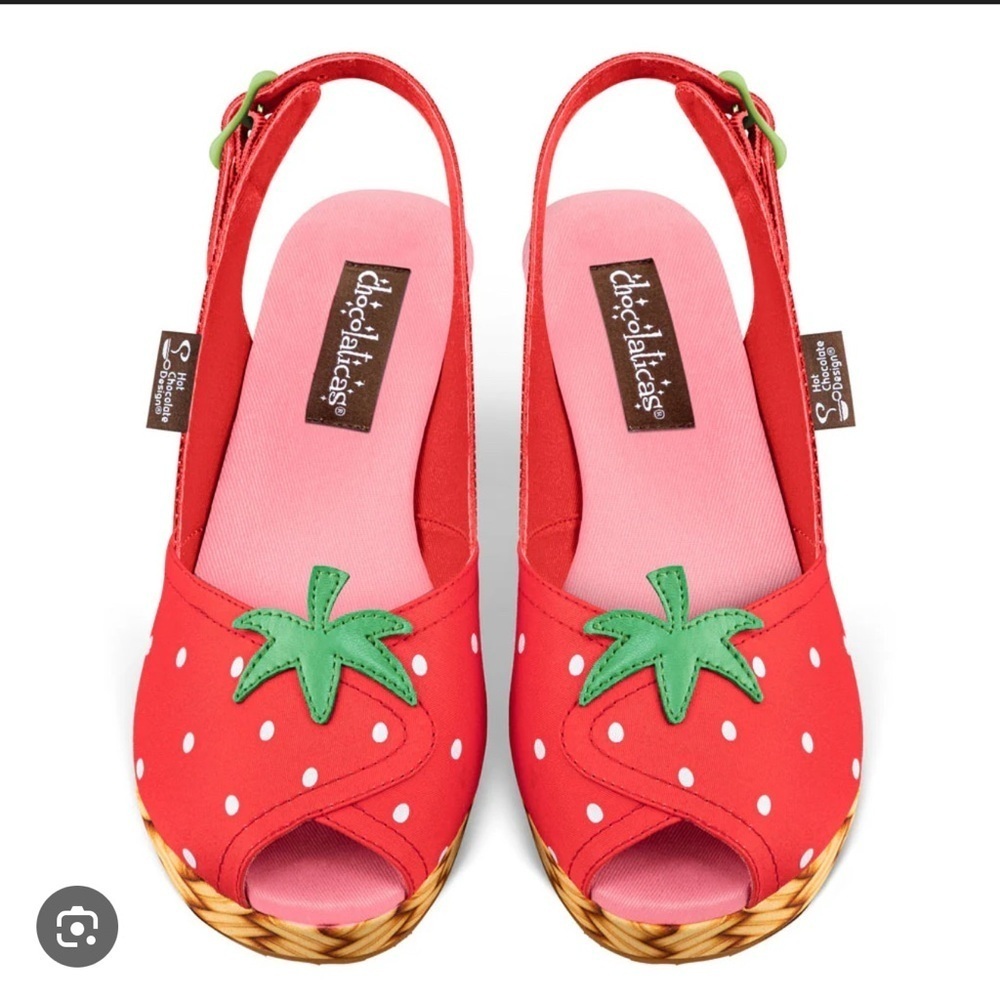 Chocolaticas® Strawbella Women's Sandal